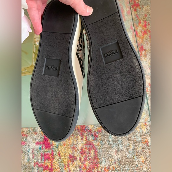 FENDI - Picture 8 of 12